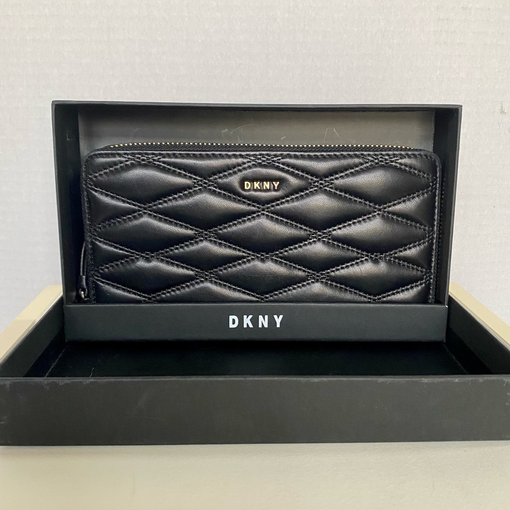NEW WITH TAGS IN ORIGINAL BOX DKNY quilted genuine leather zip around wallet